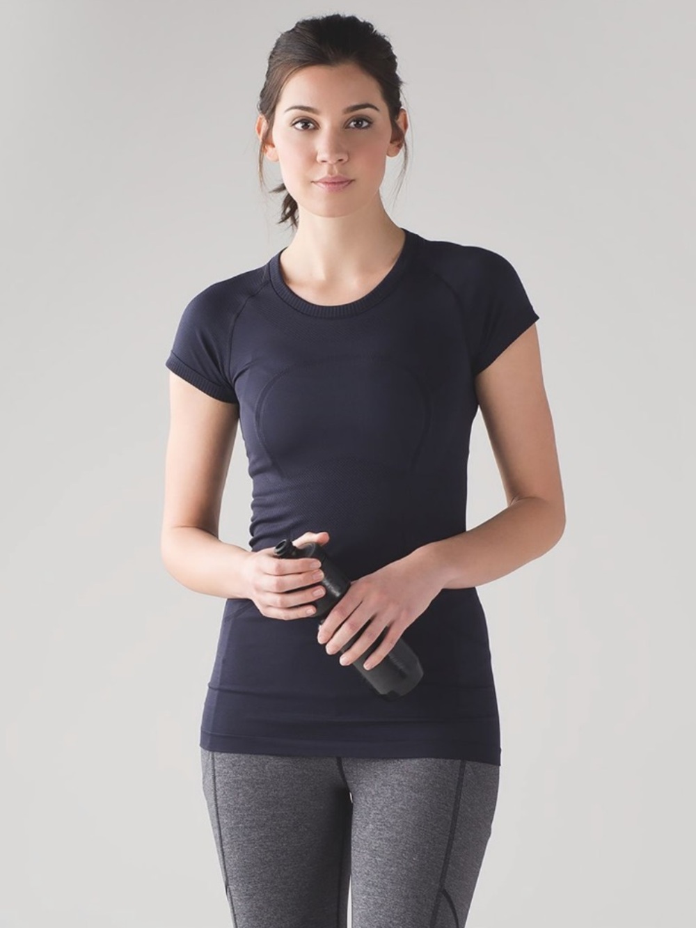 Lululemon swiftly tech short sleeve t shirt hip length size 10 navy